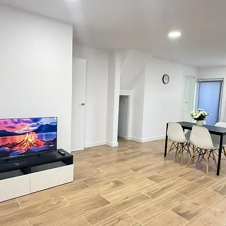 Duplex With Terrace Leisure Activities And Free Parking Daire